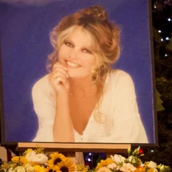 Брижит Бардо похоронили в Сен-Тропе в плетеном гробу с яркими герберами