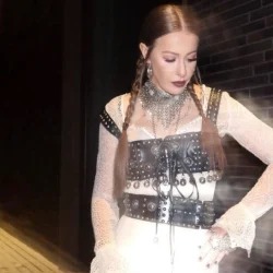 «Чем дальше, тем больше Мадонна»: новый образ Ксении Собчак взорвал соцсети