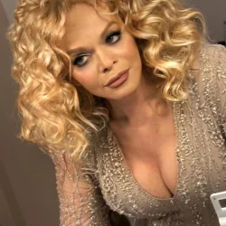 Что стоит за демонстративностью поведения Ларисы Долиной: при чем тут «советский психотип»