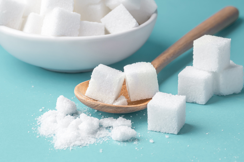 Диетолог посоветовал есть обычный сахар вместо сахарозаменителей