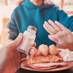 Доктор Мясников перечислил методы борьбы с гипертонией без лекарств