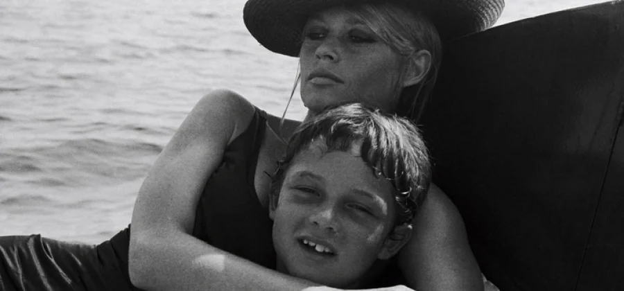 Единственный сын Брижит Бардо, которого она называла своей «опухолью», расплакался на похоронах