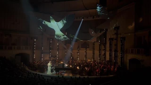 Хабенский, Безруков и Миронов посетили праздничный концерт Башмета в Москве