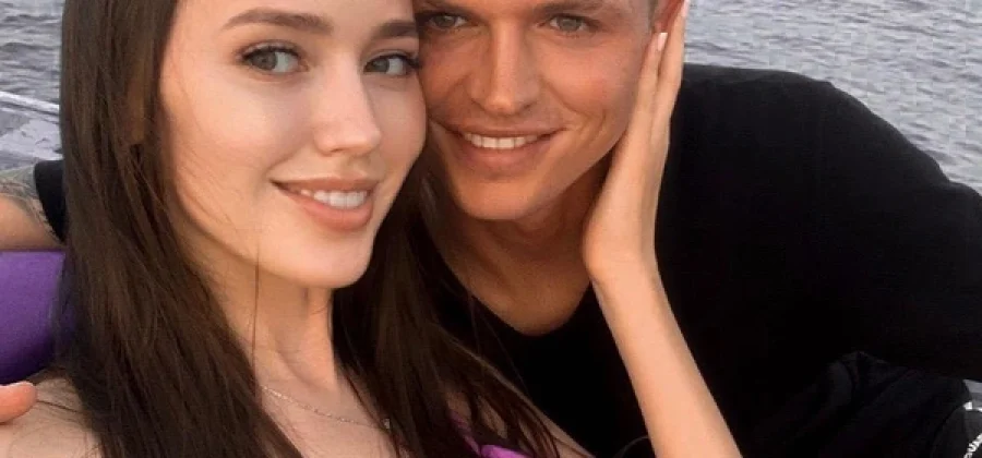 Костенко высмеяли за дешевый подарок мужа: «Подарил стразы, а выдал за бриллианты»