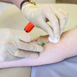 Кровь на сахар: можно ли курить, чистить зубы. Что нельзя. Ликбез от врача