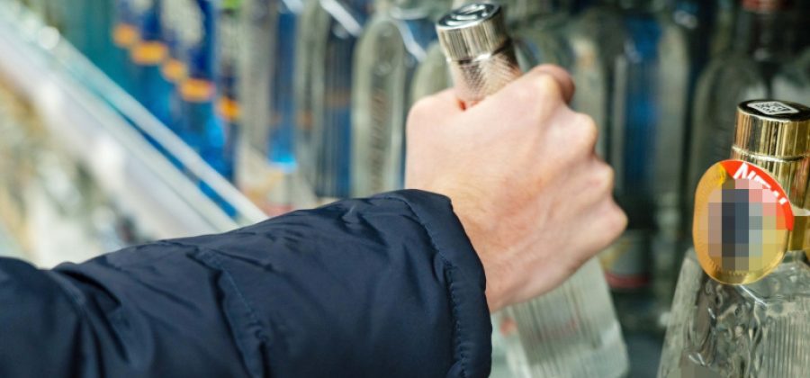 Нарколог объяснил, почему так опасно употреблять алкоголь на морозе