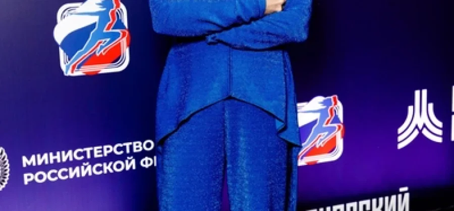 Пока артисты пытаются помочь Долиной заработать, Лурье готовит новый иск