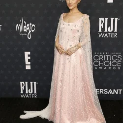 Шаламе довел до слез Кайли Дженнер, Ди Каприо высмеяли за дружбу с Безосом: премия Critics Choice Awards 2026