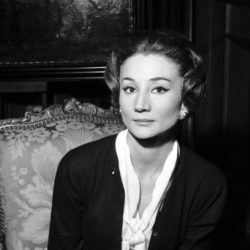 Умерла модельер Жаклин де Риб