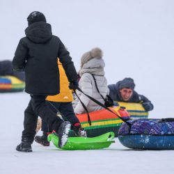 Вам выбьют глаз или сломают спину: ликбез от врача по опасным зимним играм
