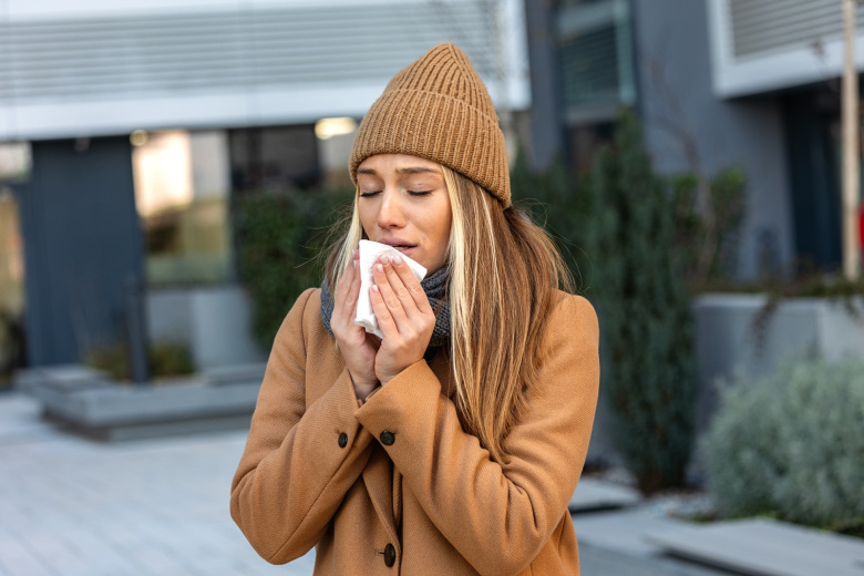 Дерматолог рассказала, как восстановить кожу после насморка