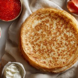 Диетолог предупредила о последствиях переедания блинов