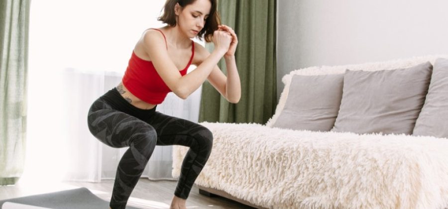 Фитнес-тренер перечислил лучшие упражнения для ног