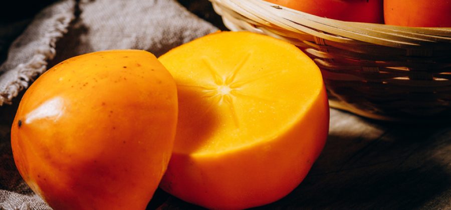 Гастроэнтеролог предупредила, кому нельзя есть хурму