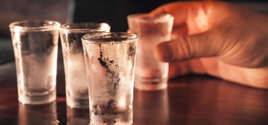 Нарколог напомнил о смертельной опасности алкоголя