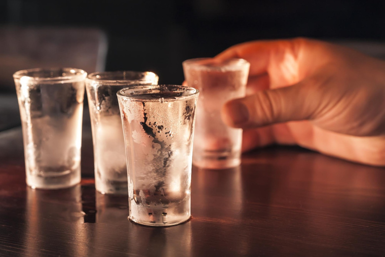 Нарколог напомнил о смертельной опасности алкоголя