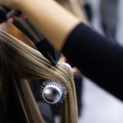 Названы опасные инфекции, которыми можно заразиться через расческу