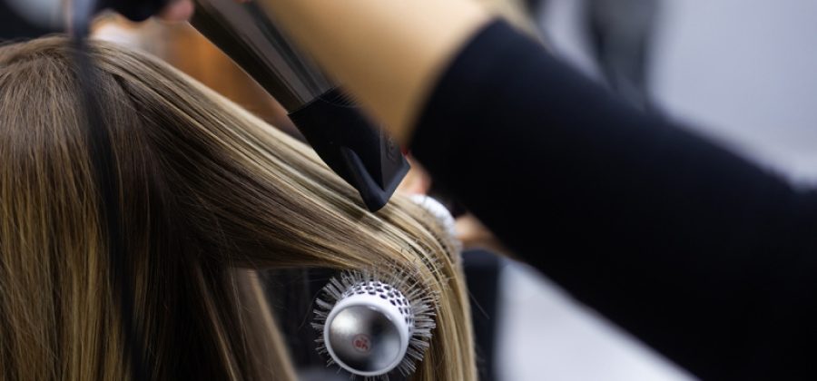 Названы опасные инфекции, которыми можно заразиться через расческу