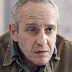 Неделю боролся со смертью. Стало известно, от чего умер актер Довжик