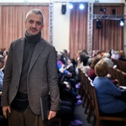 «Он не достоин». Богомолов не будет ректором Школы-студии МХАТ?