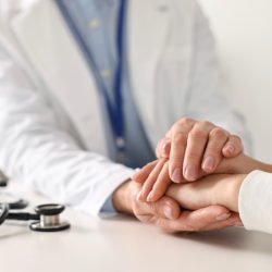 Онколог опровергла мифы о профилактике рака