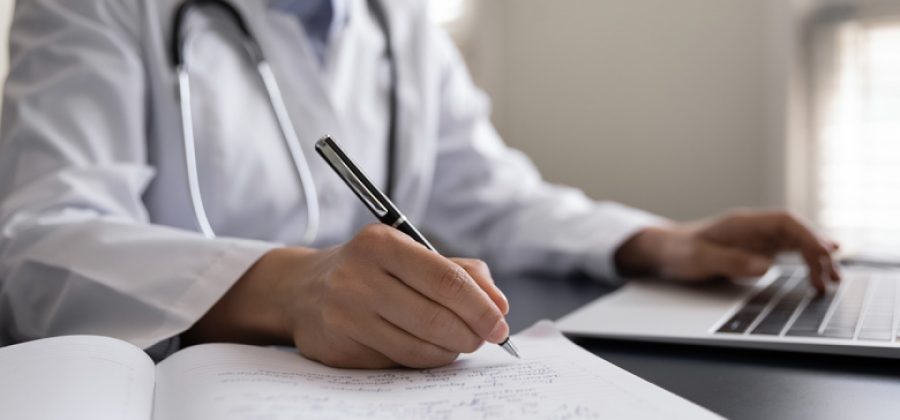 От ОРВИ до ВИЧ: чем опасны расчески и полотенца. Ликбез от терапевта