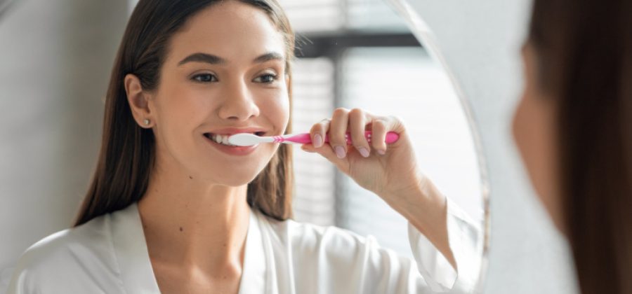 Россиянам рассказали, можно ли чистить зубы сразу после еды