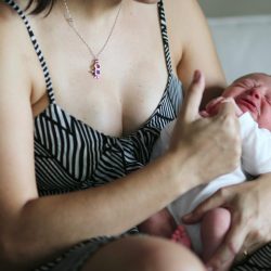 Россиянок предупредили об опасности домашних родов