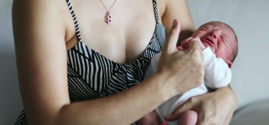 Россиянок предупредили об опасности домашних родов