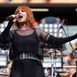 Сгорая на сцене. Какую цену заплатила за славу и счастье Юлия Савичева