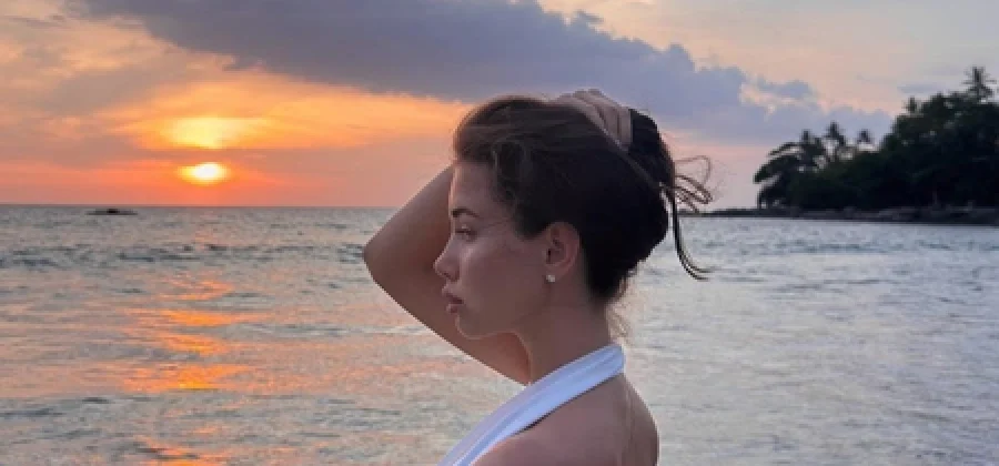 Ведущая — Собчак, скромный букет от Лепса и флирт с сыном Дубцовой: Аврора Киба потратила на 20-летие 20 миллионов