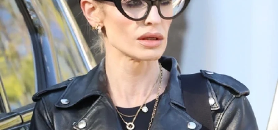 Вес Келли Осборн достиг критической отметки — она больше не похожа на себя