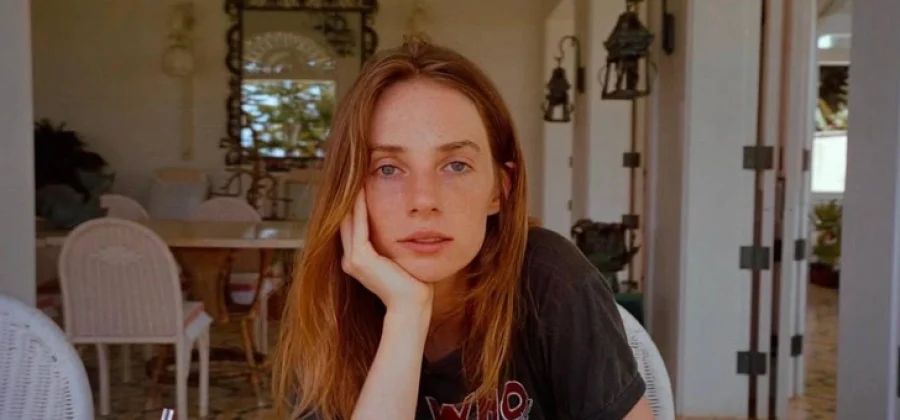 Винтажное платье и каст «Очень странных дел»: дочь Умы Турман красиво вышла замуж