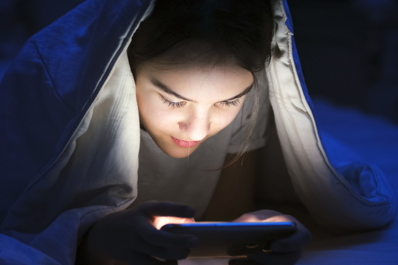 Врач назвала последствия избытка экранного времени для детей