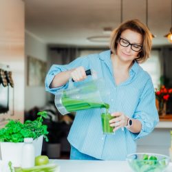 Врач назвала продукты, которые помогают поддержать здоровье глаз