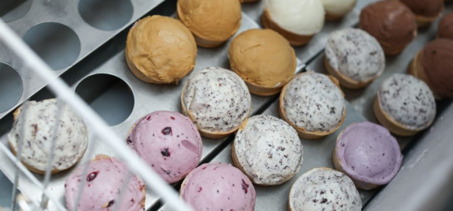 Врач ответил, можно ли закаливаться мороженым