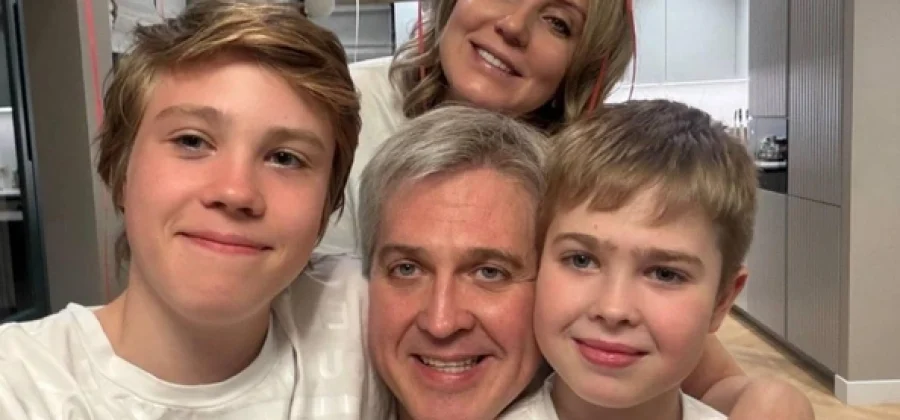 Денис Матросов снова станет отцом — 44-летняя жена актера беременна