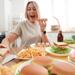 Диетолог назвала неочевидную опасность употребления готовых блюд