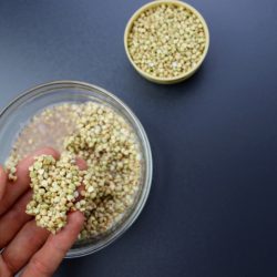 Диетолог сравнила пользу зеленой и обычной гречки