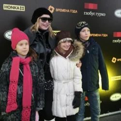 Дочь в Лондоне, сын в Алма-Ате. Кем стали дети Дэнс от «короля окорочков»