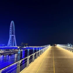 «Дубай будто вымер»: пляжи и кафе закрыты, в магазинах скупили бананы и курицу