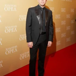 Экс-жена Мерзликина живет за границей с новым мужчиной — дети остались с актером в России