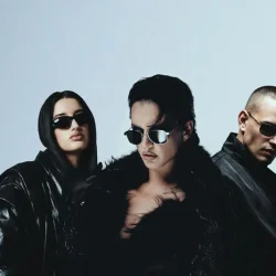 Это не дождь, просто слезы: Zivert и VONAMOUR выпустили ремейк на хит Децла