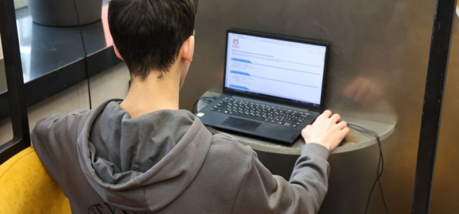 Хирург перечислил последствия длительной сидячей работы