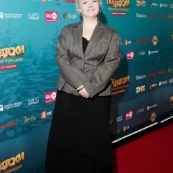 Искры летят: юмористка Варя Щербакова впервые вышла в свет со своим возлюбленным