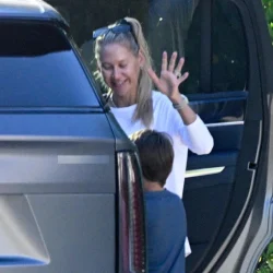 Мини-шорты и ноги мечты после рождения 4 ребенка: новые фото Курниковой восхищают