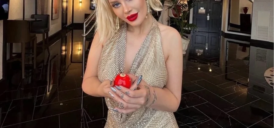 Найдена мертвой 27-летняя модель Айшегюль Эраслан — 30 фото девушки, ставшей феноменом соцсетей