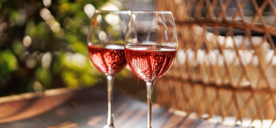 Нарколог раскрыла неприятную правду о фруктовом вине