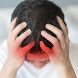 Невролог назвала признаки сотрясения мозга