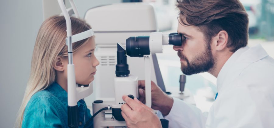 Офтальмолог рассказала о причинах близорукости у детей